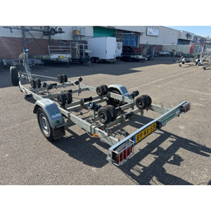 NR 14 KALF BOOTTRAILER 1300KG LENGTE 6,4 M.