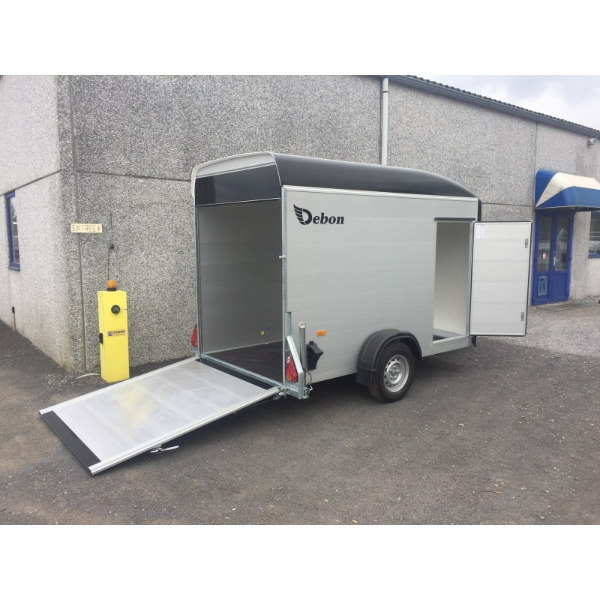 NR 83 DEBON GESLOTEN AANHANGER MET KLEP 1300 KG 300X150X190 KENTEKEN 61-WZ-TG NR 83 DEBON GESLOTEN AANHANGER MET KLEP 1300 KG 300X150X190 KENTEKEN 61-WZ-TG